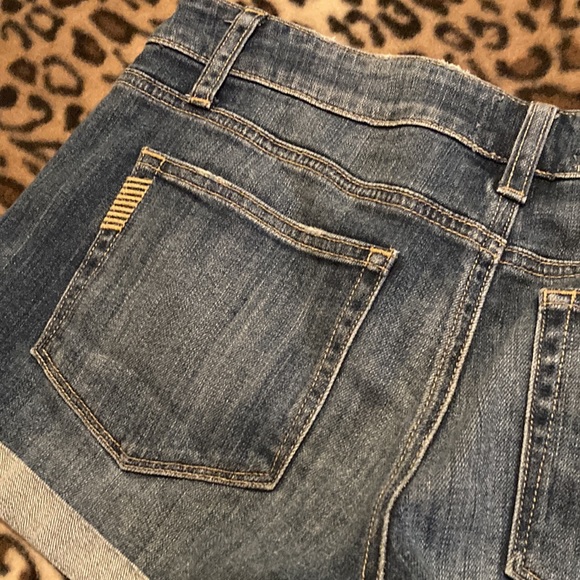 GUC PAIGE Shorts Women’s Size 27 Paige Roll up Distressed Denim Shorts - Picture 9 of 15